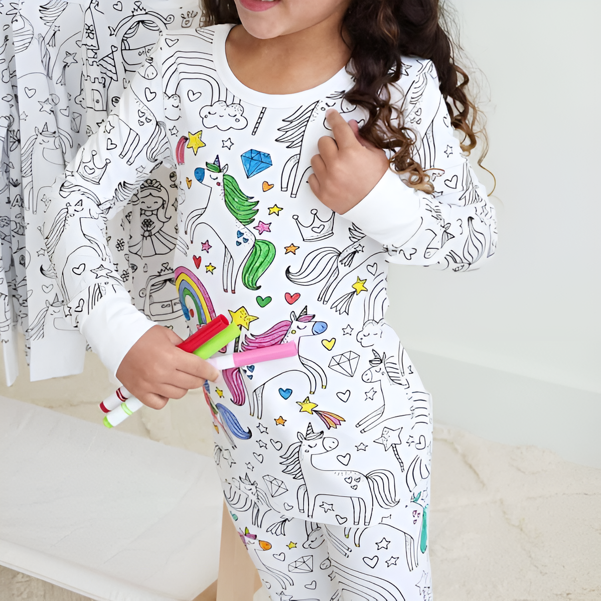Kreativer Kinderpyjama – DreamArt